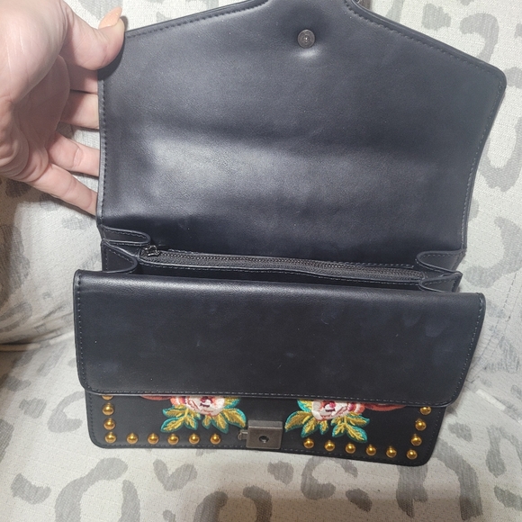 Floral Gold Studded Faux Leather Chain Strap Black - Picture 6 of 14